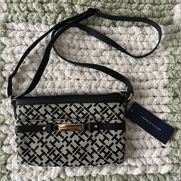 Tommy Hilfiger Bags Tommy Hilfiger Cross Body Purse Poshmark